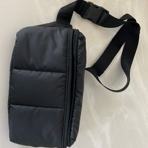 Like new calpack belt bag